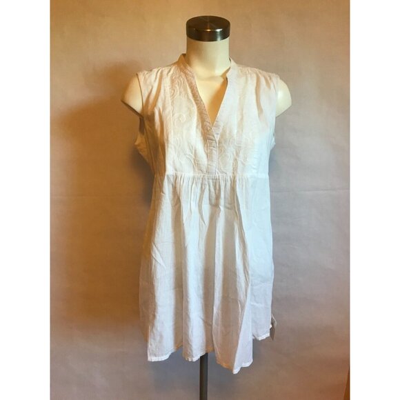 Isabella Oliver Maternity White "Sorrento Broderie Top", Size 2, 6 (US) NWT! - Picture 1 of 9